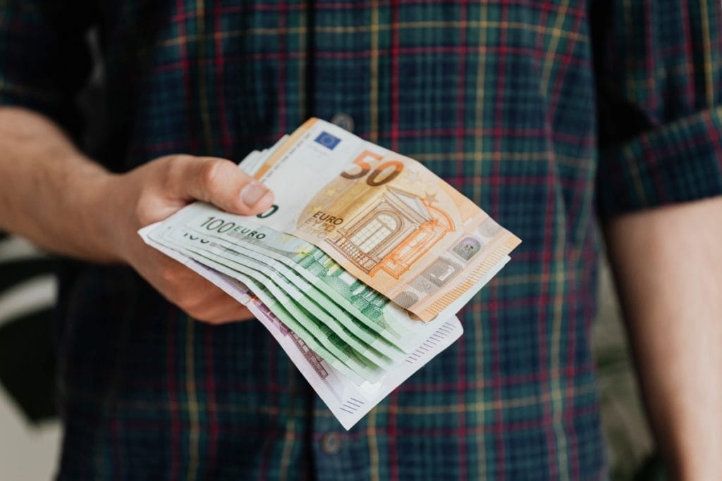 Kako razumjeti ugovore o kreditima i izbjeći neugodne iznenađenja Kako razumjeti ugovore o kreditima i izbjeći neugodne iznenađenja