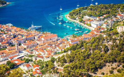 Obiteljski odmor iz snova: prednosti najma vila u Hvaru